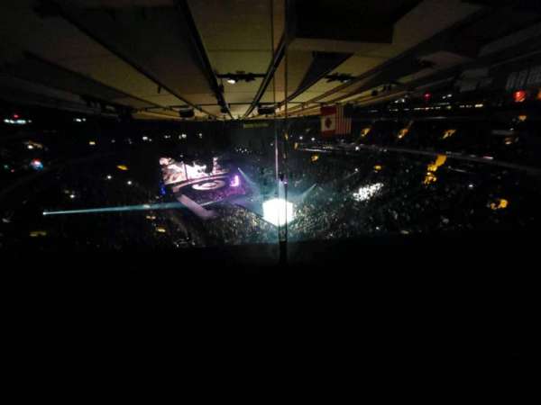 Madison Square Garden, bloc: 302, rangée: 1, place: 2