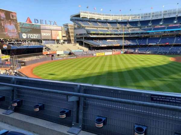 Yankee Stadium, bloc: 233A, rangée: 2, place: 6
