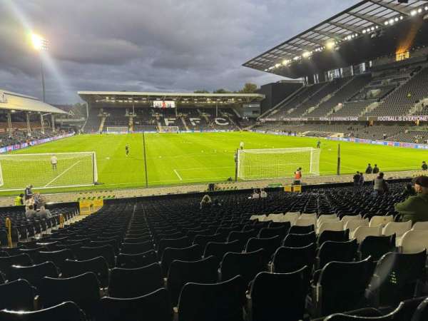 Craven Cottage, bloc: H4, rangée: Y, place: 77