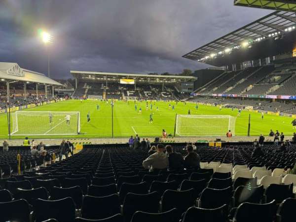 Craven Cottage, bloc: H4, rangée: Y, place: 77