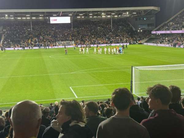 Craven Cottage, bloc: H4, rangée: Y, place: 77