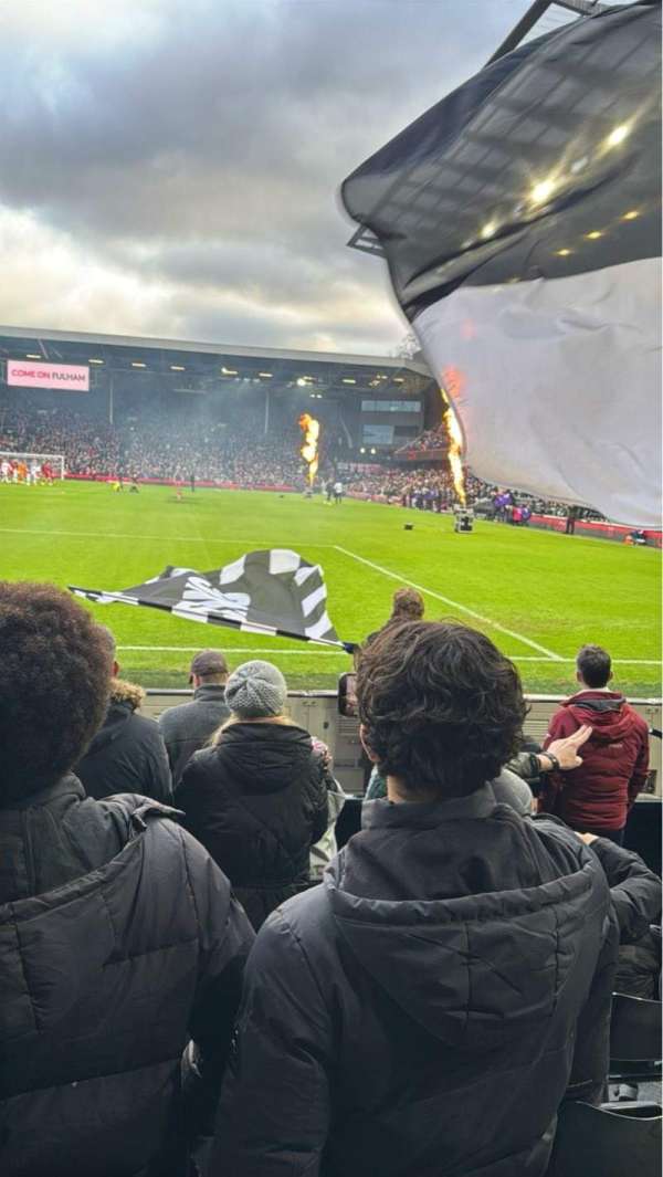 Craven Cottage, bloc: H6, rangée: D, place: 144