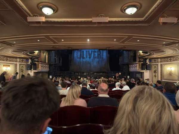 Gielgud Theatre, bloc: Stalls, rangée: T, place: 13