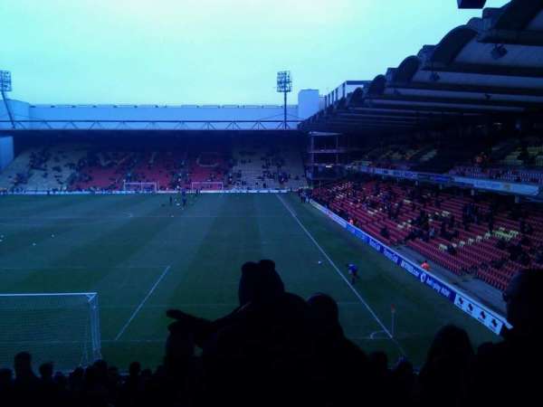 Vicarage Road, bloc: VR4, rangée: M, place: 150