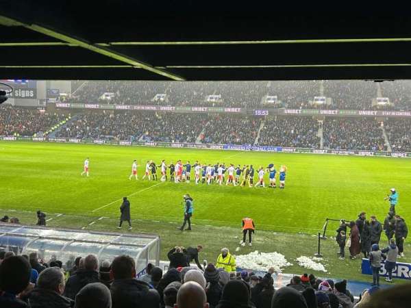 Ibrox Stadium, bloc: SE5, rangée: U, place: 131