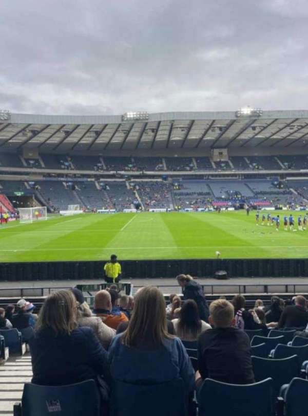 Hampden Park, bloc: D3, rangée: N, place: 64