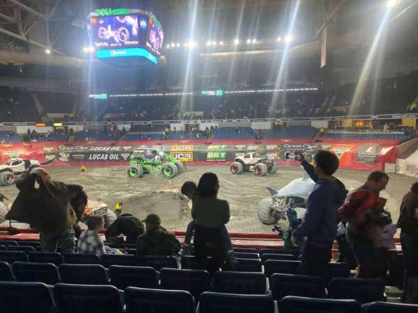 DCU Center, bloc: 107, rangée: L, place: 1