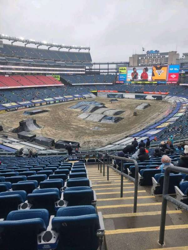 Gillette Stadium, bloc: 239, rangée: 19, place: 1
