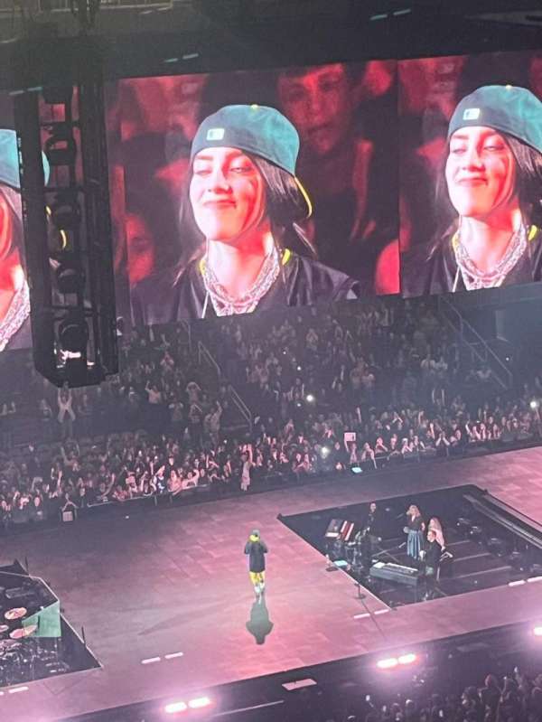 SAP Center, bloc: 202, rangée: 8, place: 11