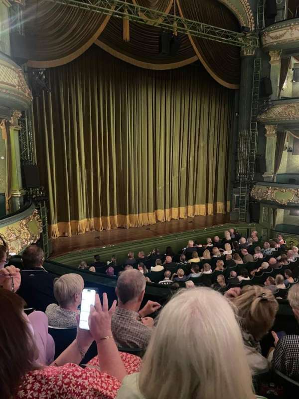 Theatre Royal Nottingham, bloc: Dress Circle, rangée: C, place: 32