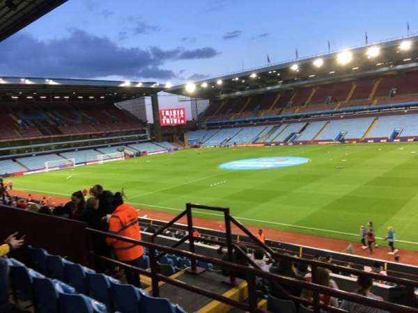 Villa Park, bloc: B2, rangée: 24, place: 60