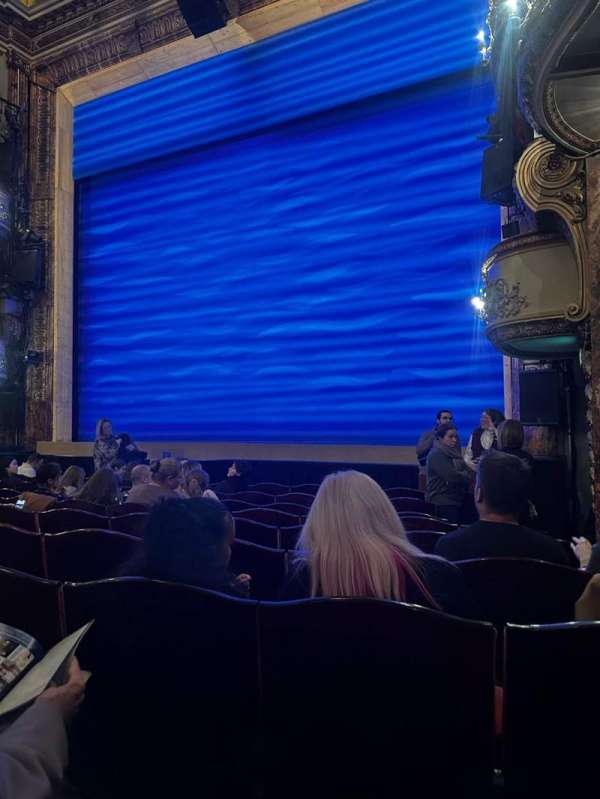 Novello Theatre, bloc: Stalls, rangée: L, place: 1