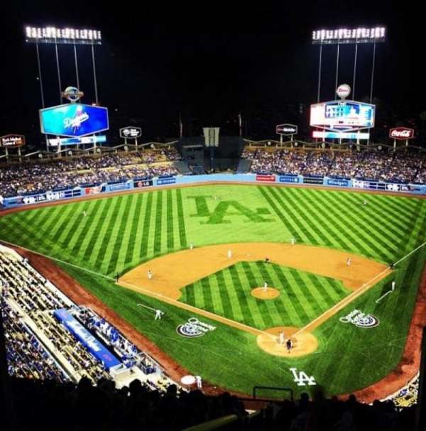 Dodger Stadium, bloc: Top Deck, rangée: M, place: 6