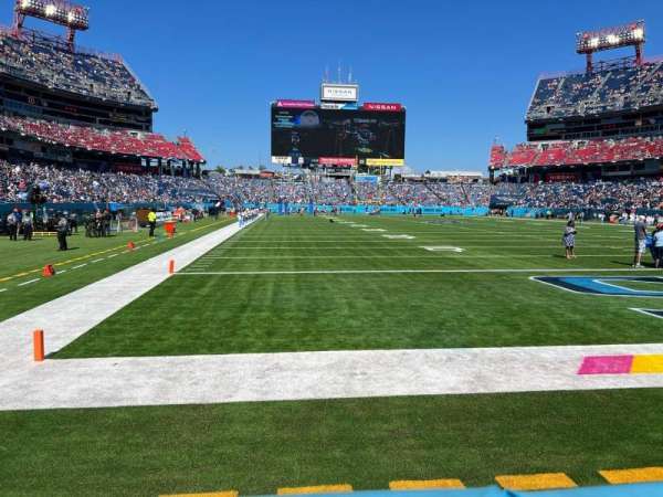 Nissan Stadium, bloc: 125, rangée: A, place: 18