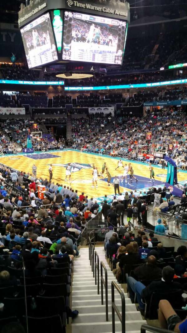 Spectrum Center, bloc: 103, rangée: R, place: 1