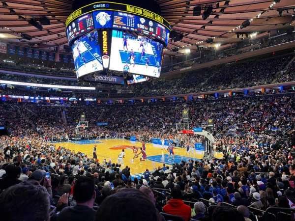 Madison Square Garden, bloc: 120, rangée: 8, place: 5