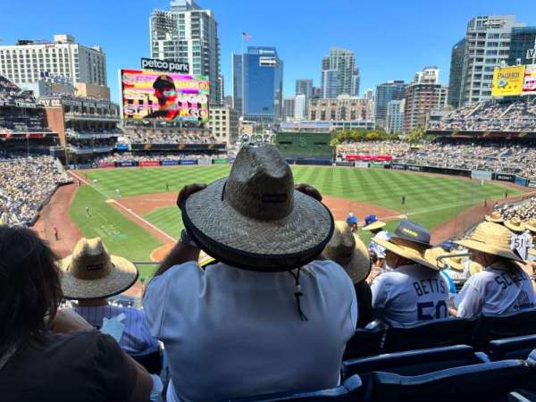 Petco Park, bloc: 201, rangée: 8, place: 6