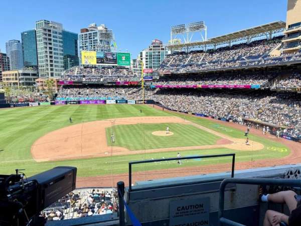 Petco Park, bloc: 210, rangée: 3, place: 1