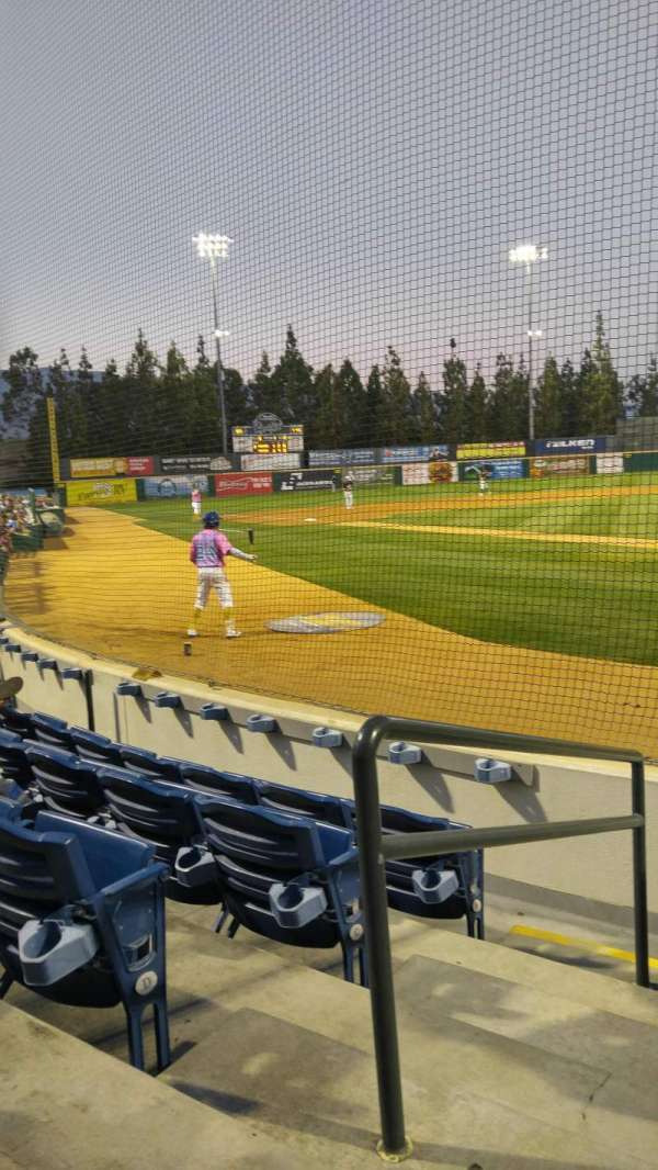 LoanMart Field, bloc: Superbox 1, rangée: F, place: 14