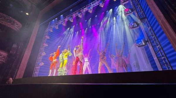 Novello Theatre, bloc: Stalls, rangée: C, place: 6