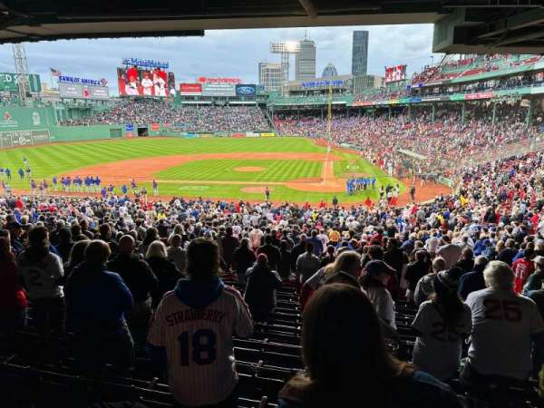 Fenway Park, bloc: Grandstand 24, rangée: 12, place: 10