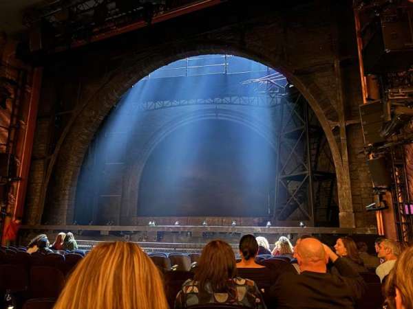 Lunt-Fontanne Theatre, bloc: Orchestra R, rangée: L, place: 10