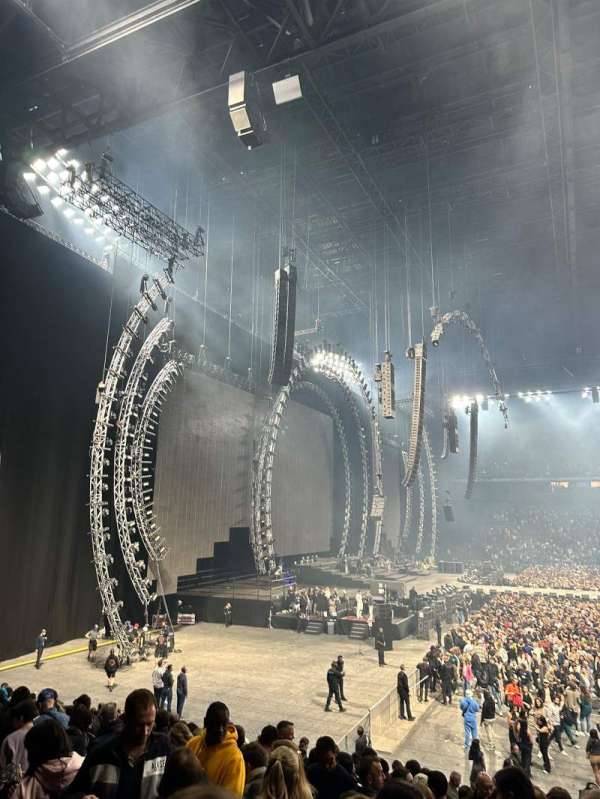 Paris La Défense Arena, bloc: 103, rangée: 22, place: 7