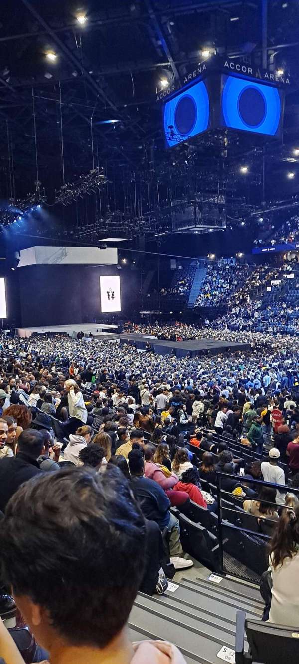 Accor Arena, bloc: Gradin S, rangée: 12, place: 7