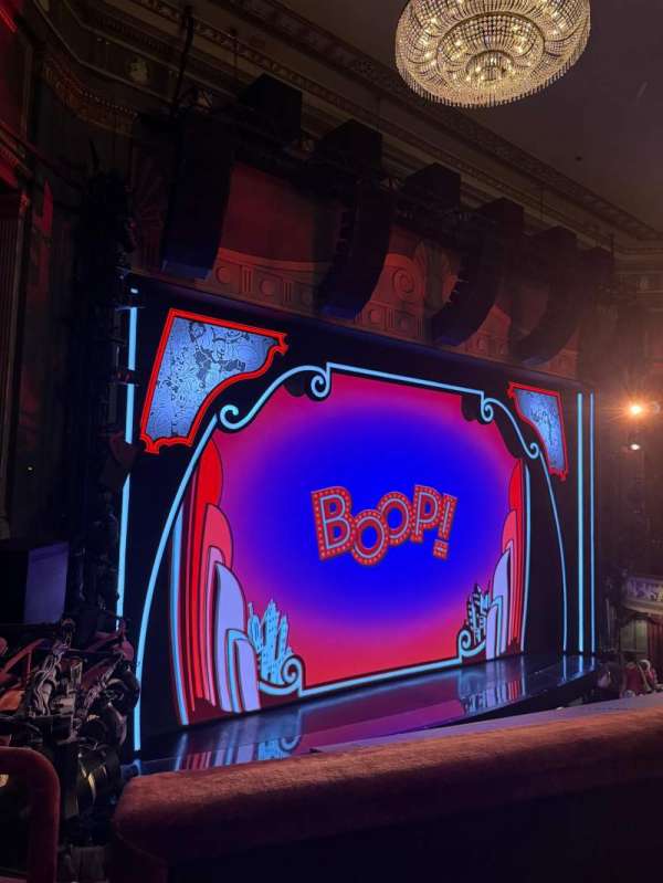 Broadhurst Theatre, bloc: Mezzanine L, rangée: B, place: 21