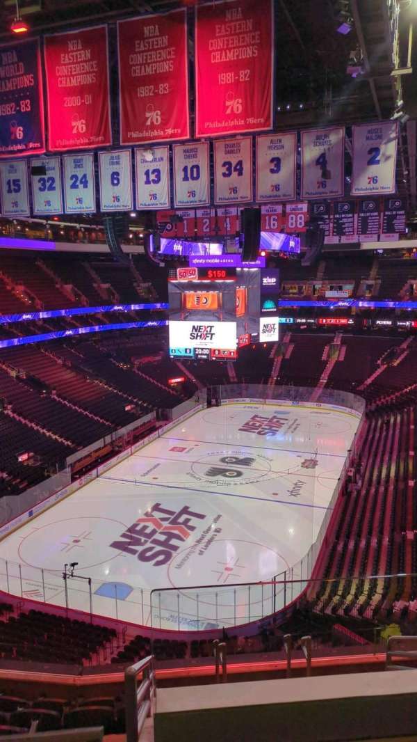 Xfinity Mobile Arena, bloc: 208, rangée: 9, place: 17