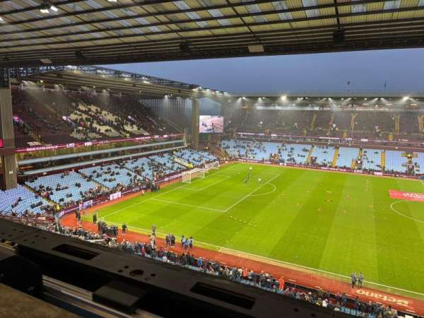 Villa Park, bloc: A5, rangée: A, place: 168