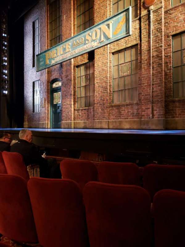 Al Hirschfeld Theatre, bloc: Orchestra R, rangée: D, place: 10
