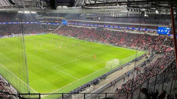 Philips Stadion, bloc: MM, rangée: 30, place: 46