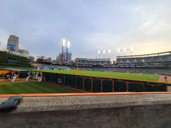 Comerica Park, bloc: 144, rangée: A, place: 19