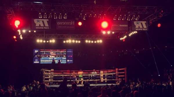 Credit Union 1 Arena, bloc: 109, rangée: E, place: 19
