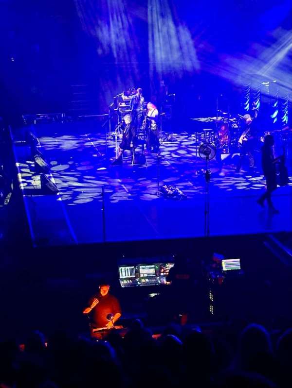 Honda Center, bloc: 220A, rangée: SRO, place: 1