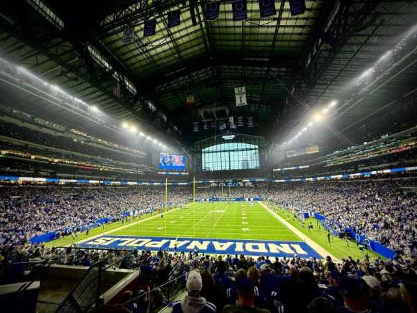 Lucas Oil Stadium, bloc: 225, rangée: 9, place: 15