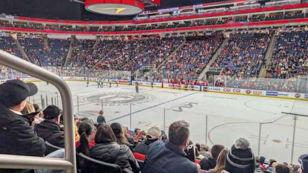 Centre Vidéotron, bloc: 110, rangée: ee, place: 9