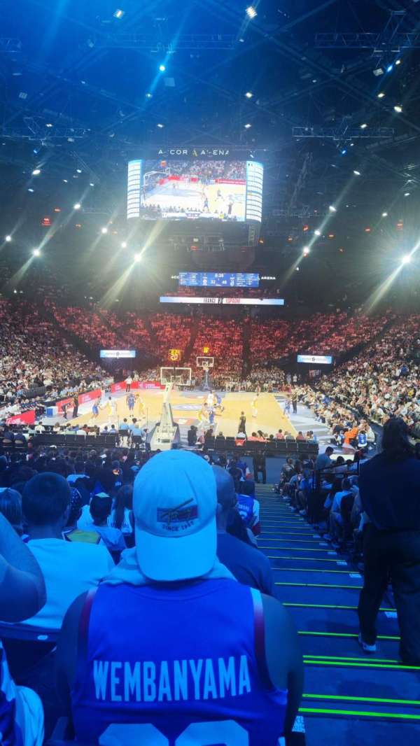 Accor Arena, bloc: Gradin A, rangée: 17, place: 08