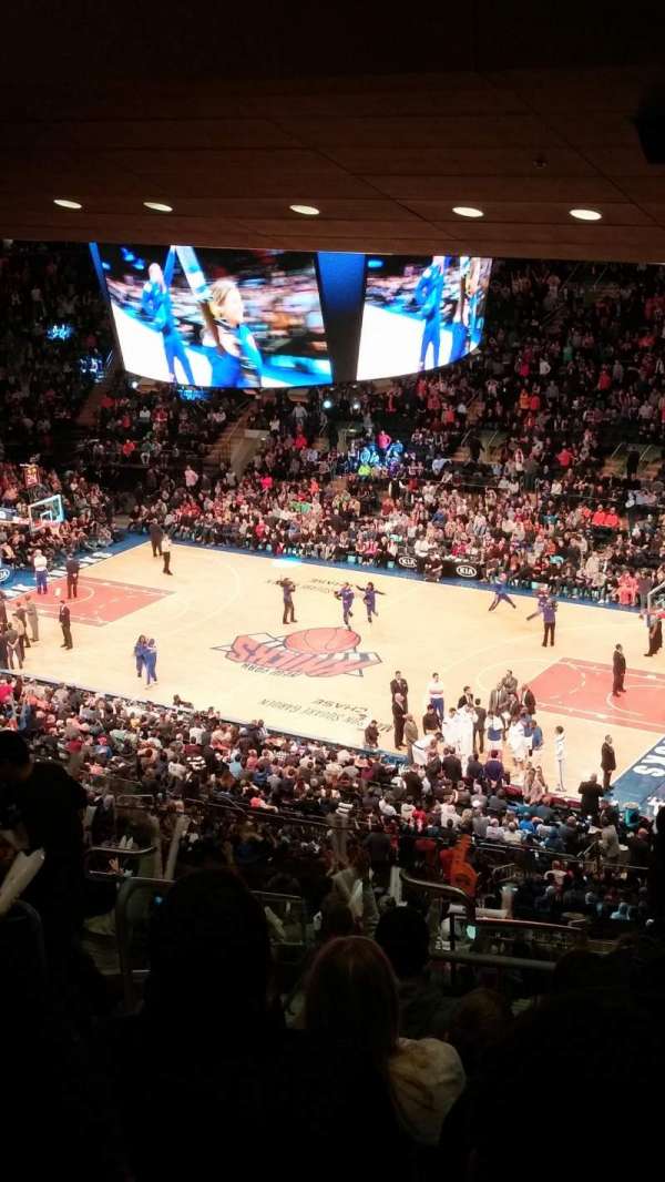 Madison Square Garden, bloc: 214, rangée: 18, place: 12
