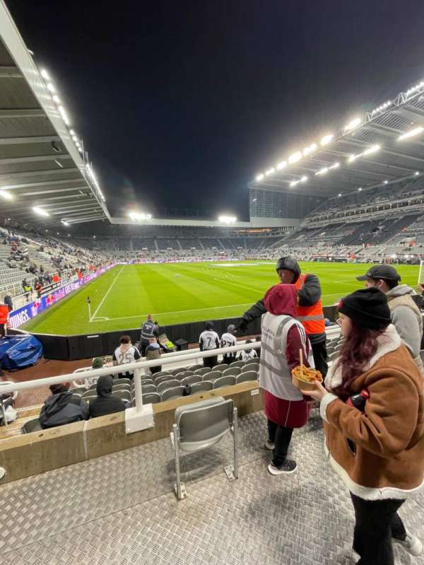 St James' Park, bloc: LS-L1L, rangée: GG, place: 135