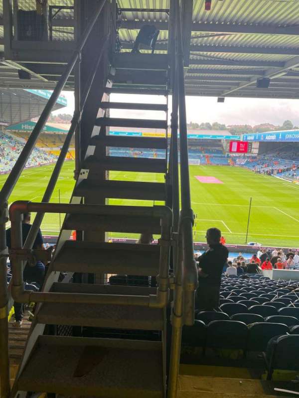 Elland Road, bloc: N9, rangée: V, place: 92