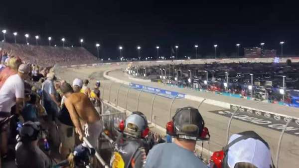 Darlington Raceway, bloc: Tyler Q, rangée: 2, place: 5