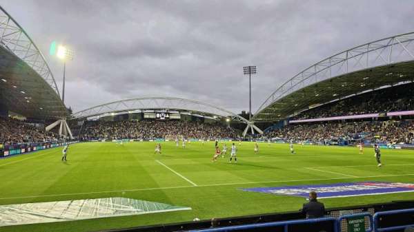 Accu Stadium, bloc: Terriers Together Stand TTL06, rangée: F, place: 117