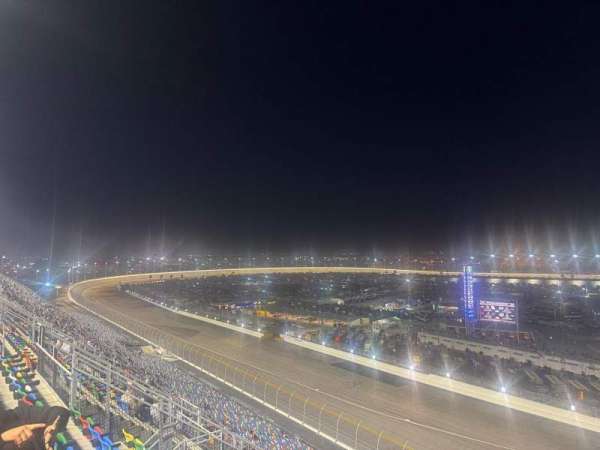 Daytona International Speedway, bloc: 433, rangée: 30, place: 18