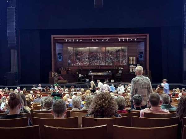 Durham Performing Arts Center, bloc: Orchestra 3, rangée: W, place: 110