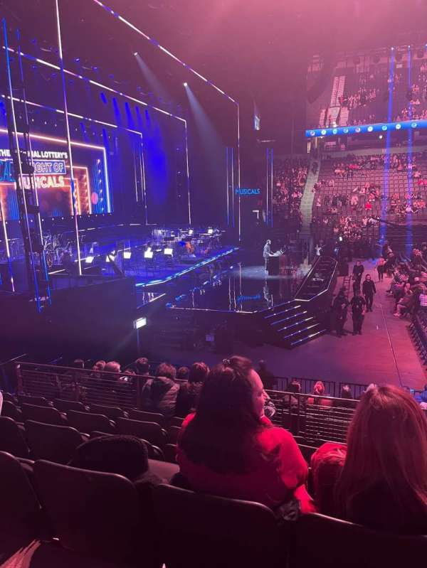 AO Arena, bloc: 102, rangée: M, place: 11