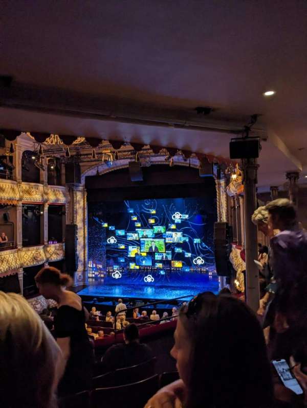 The Old Vic, bloc: Dress Circle, rangée: E, place: 32