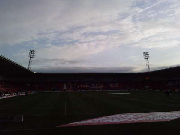 Eco-Power Stadium, bloc: North Stand, rangée: E, place: 0955