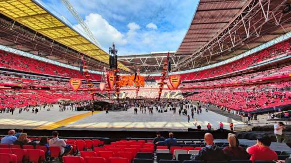 Wembley Stadium, bloc: 132, rangée: 25, place: 269